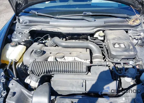 2011 Volvo C70 T5 z USA, uszkodzony, nr VIN YV1672MC4BJ107372